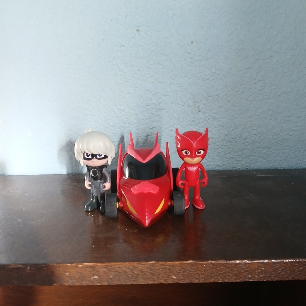 PJ MASK pull back light up/ sounds car Owlette & Luna Girl 3 inch figures